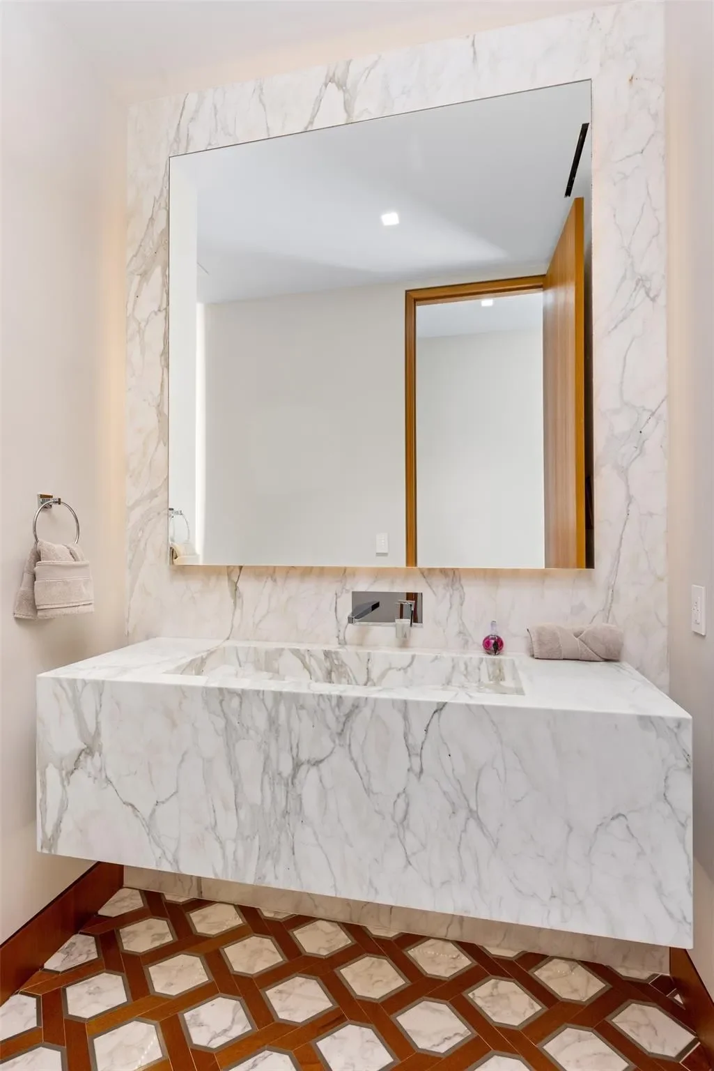 650 Royal Plaza Dr, Fort Lauderdale, FL, Fort Lauderdale, Florida, United States. - Photo 81