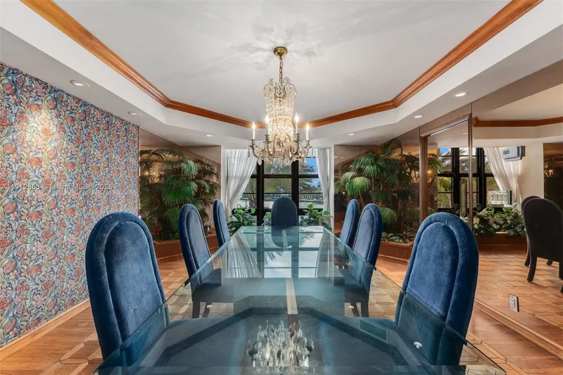 5500 Collins Ave 304, Miami Beach, Florida, United States. - Photo 5