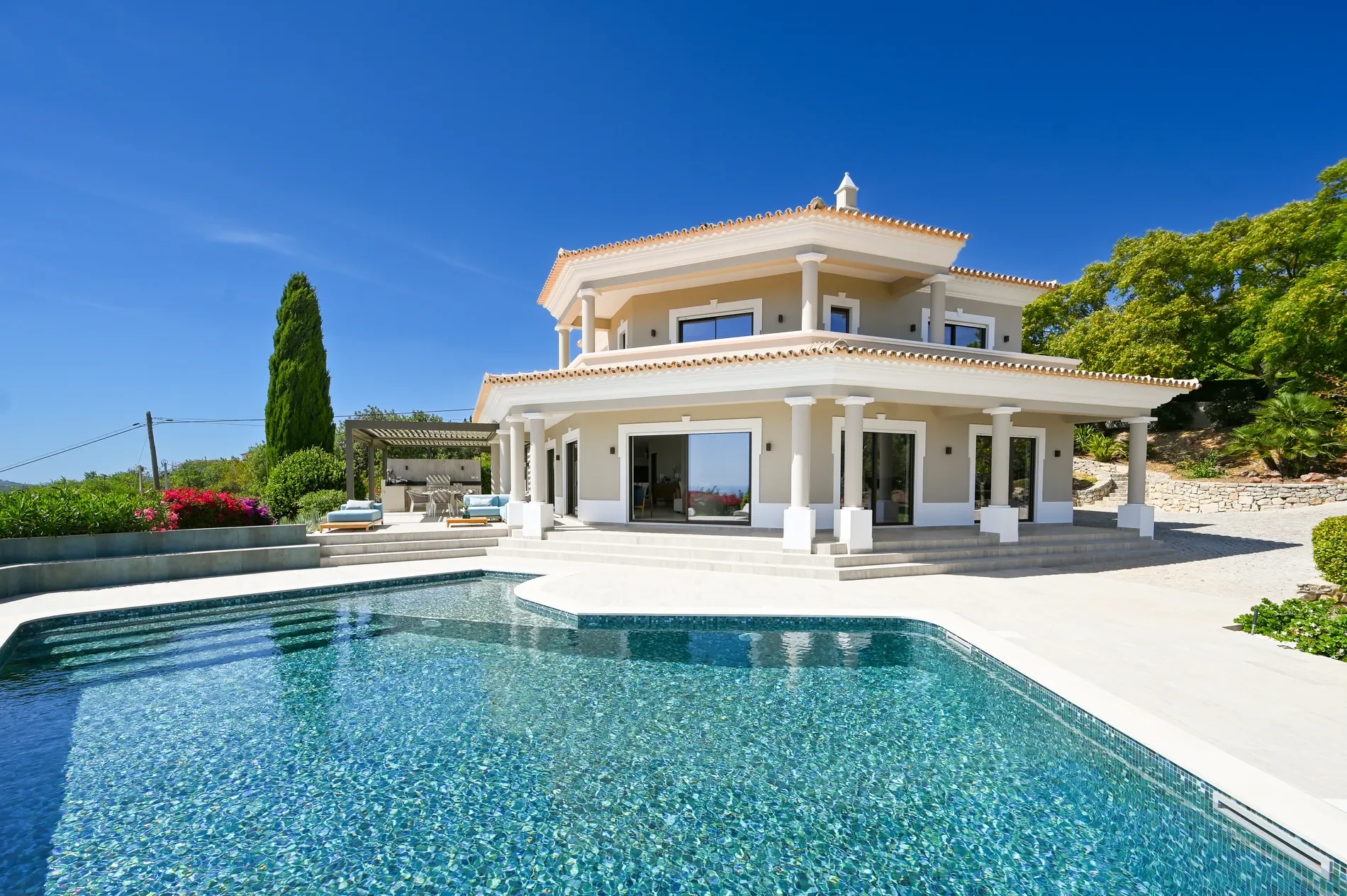 Exterior photo 12