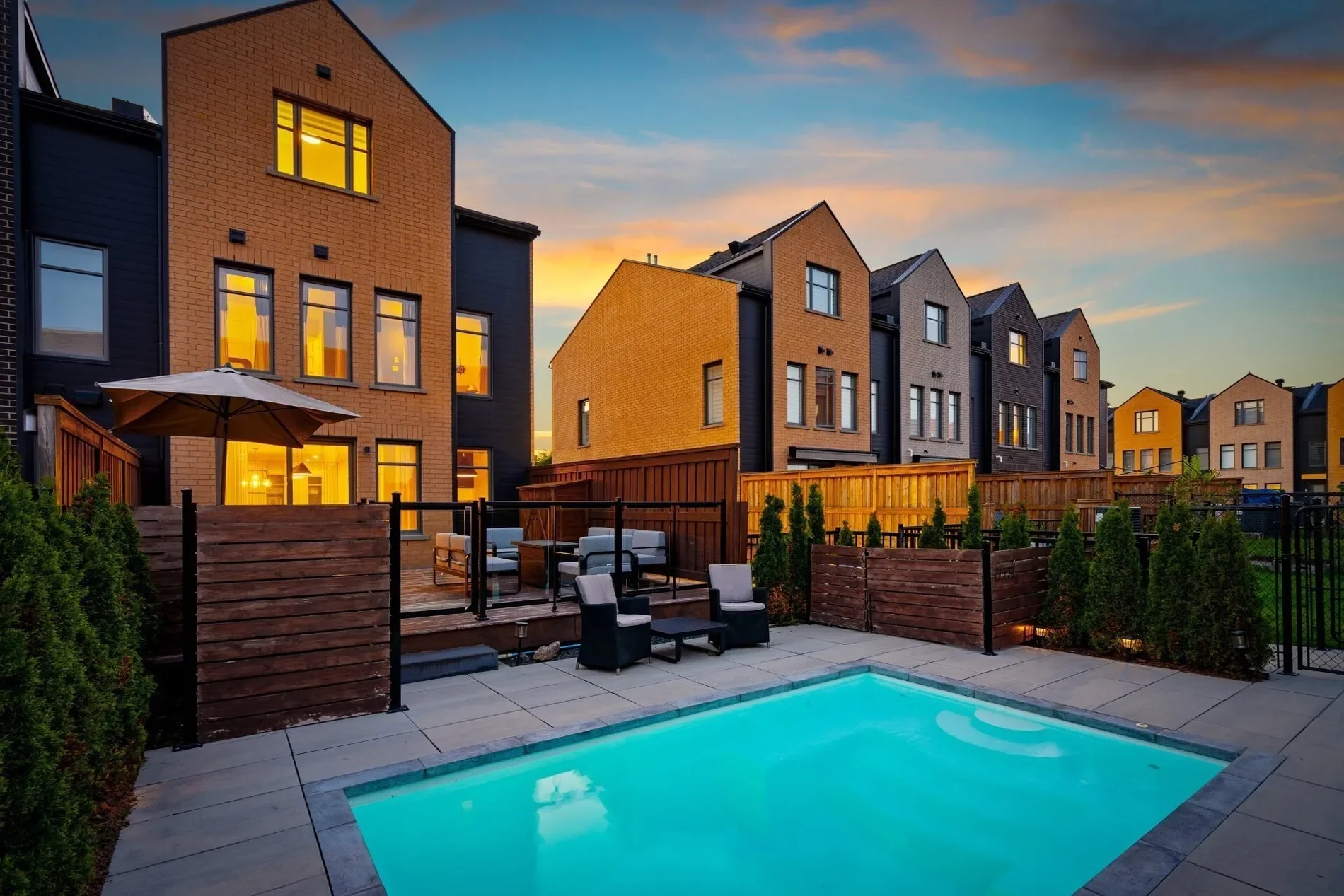 Exterior photo 7