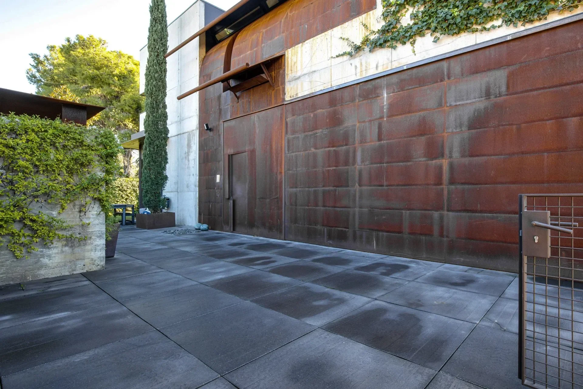Contemporary Kundig Masterpiece