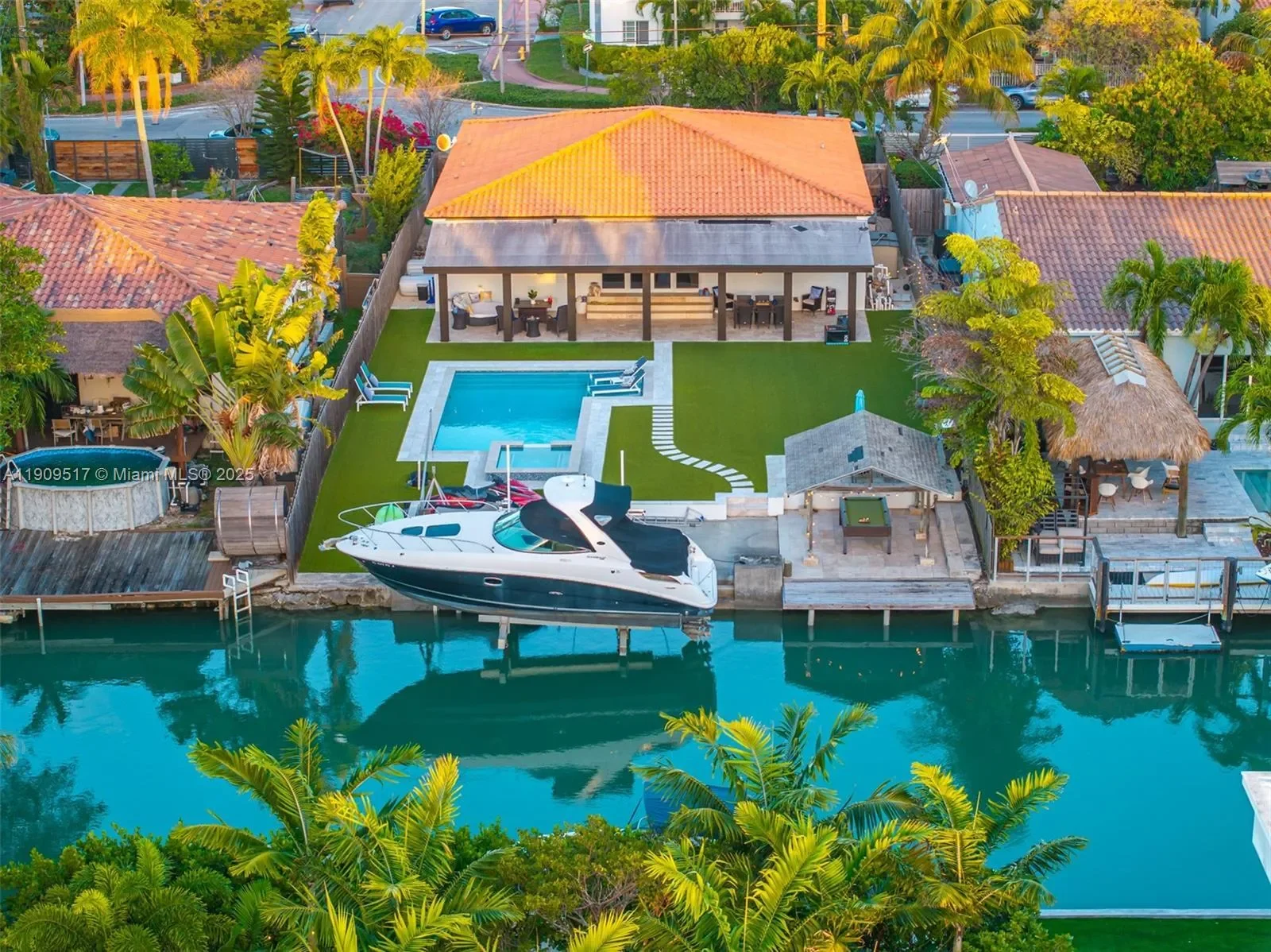 7940 Hawthorne Ave, Miami Beach, Florida, United States. - Photo 29