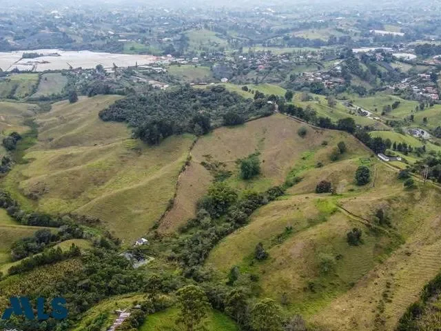 Rionegro 6°07'27.8"N 75°21'32.8"W - 01, Rionegro, Colombia. - Photo 6