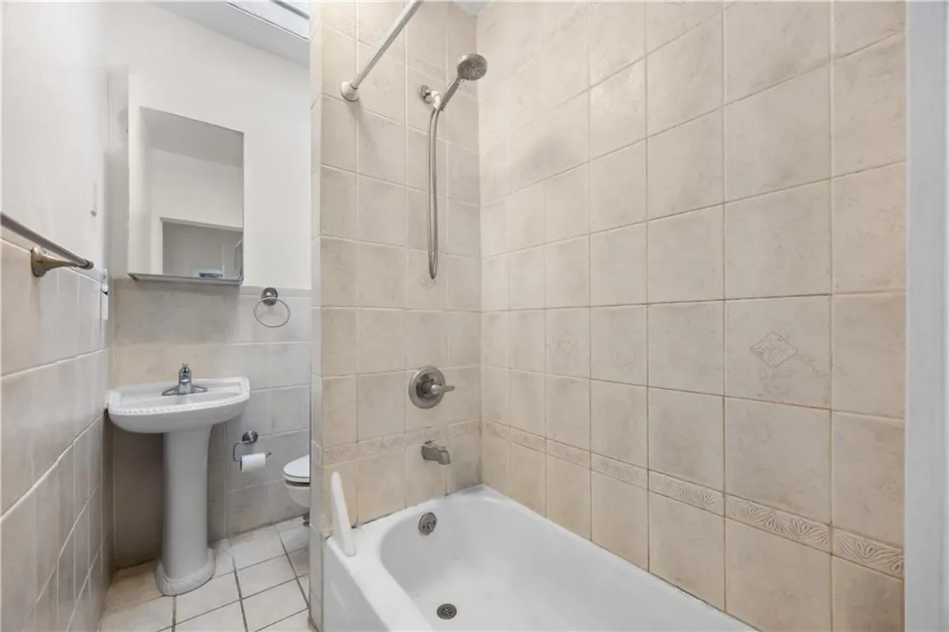 385 6th Avenue, New York, New York, United States. - Photo 26