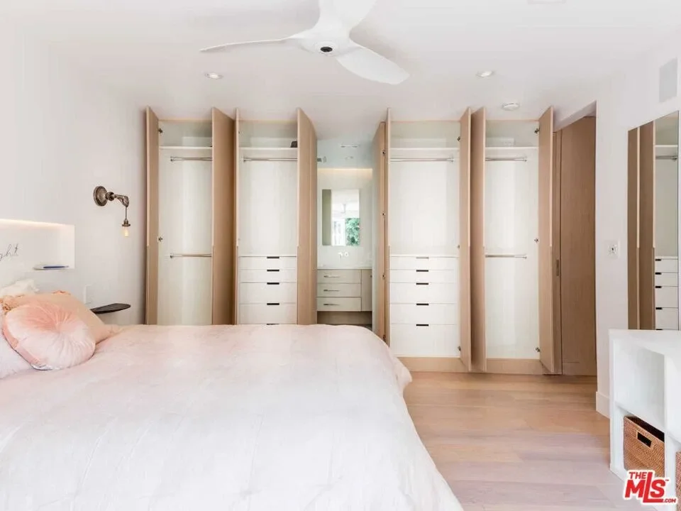 3279 Ledgewood Drive, Los Angeles, California, United States. - Photo 4