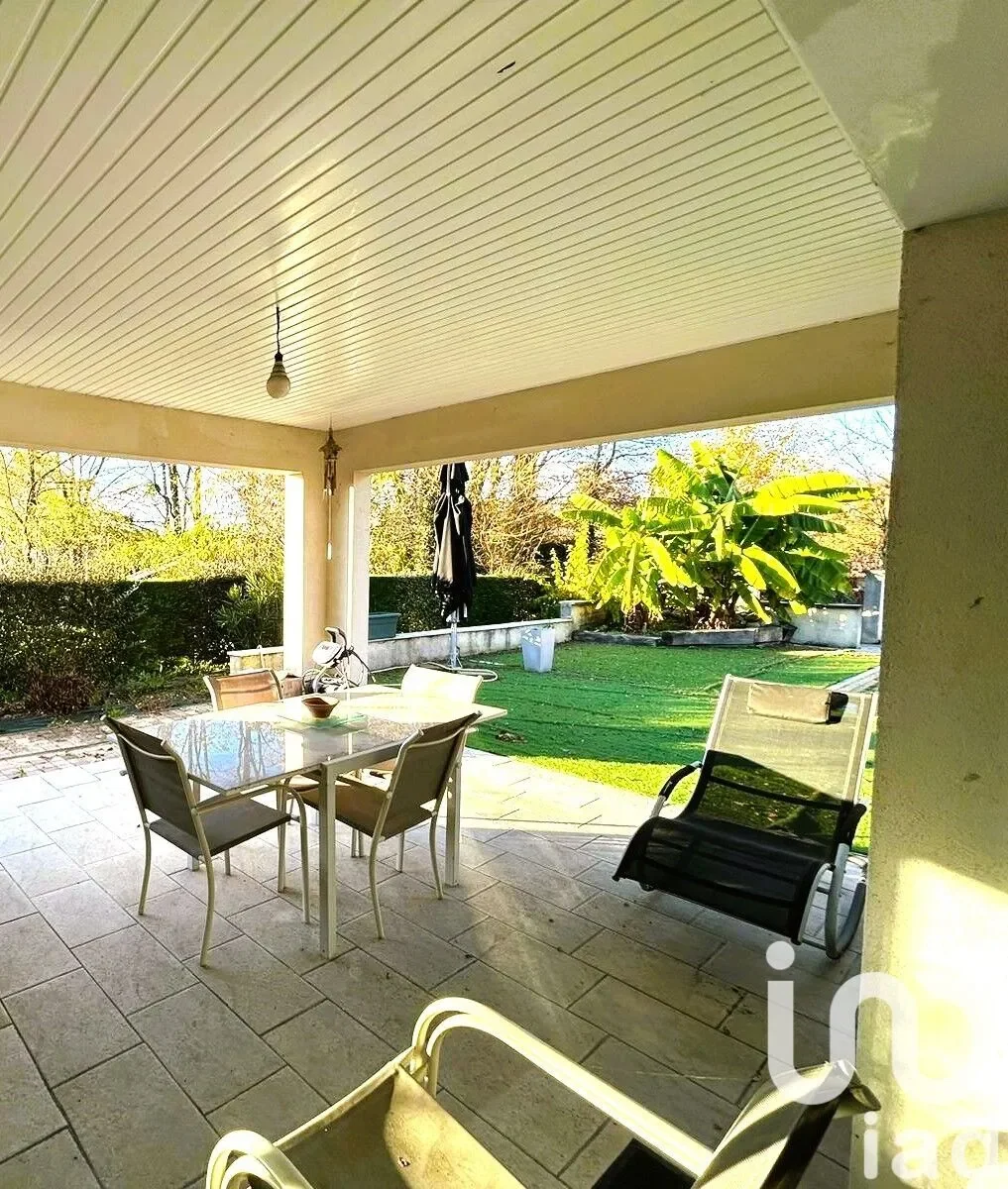 Exterior photo 3