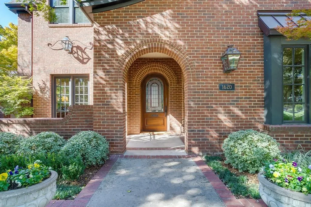 1620 Western Avenue, Fort Worth, Texas, United States. - Photo 2