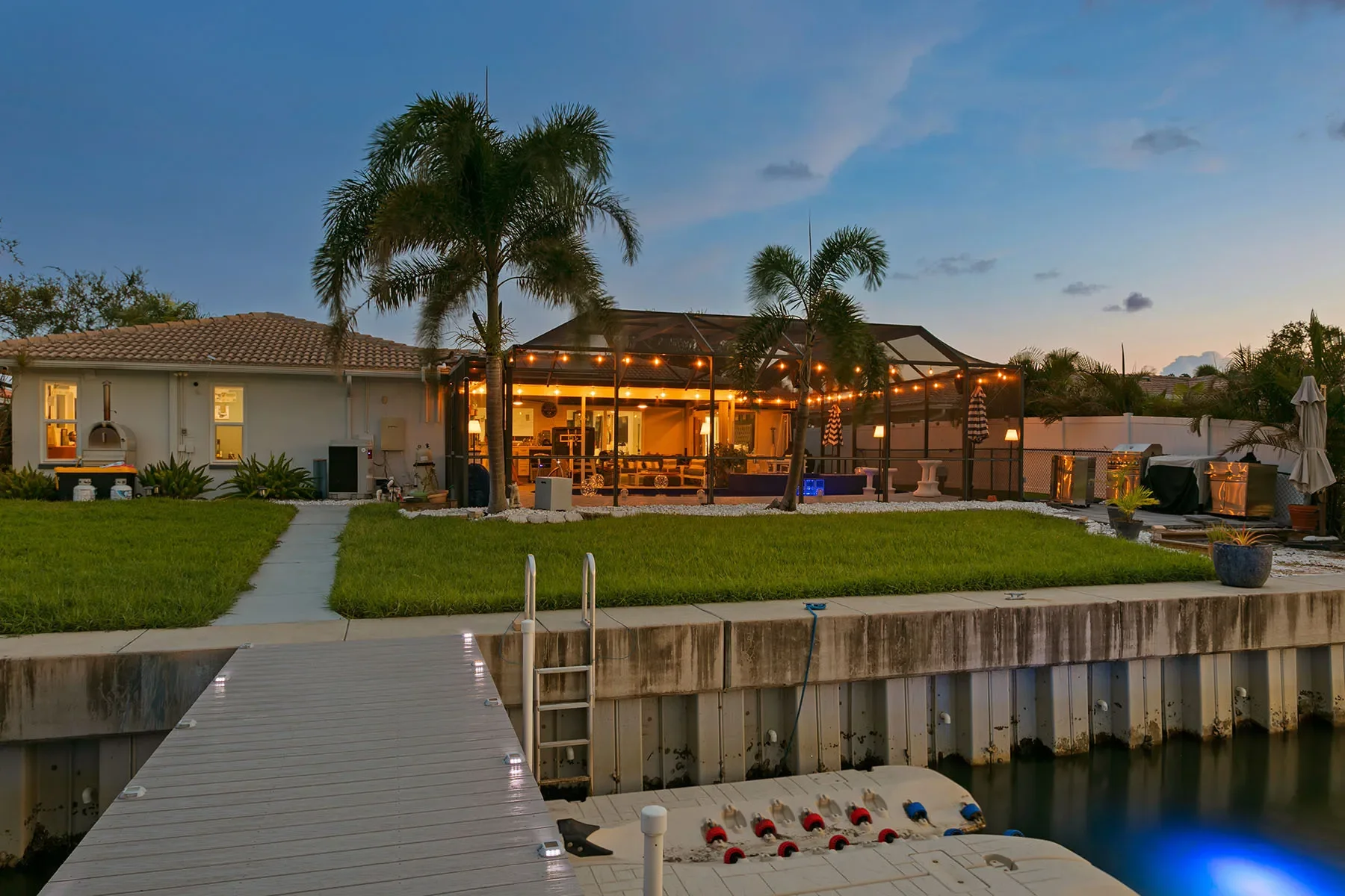 Exterior photo 10
