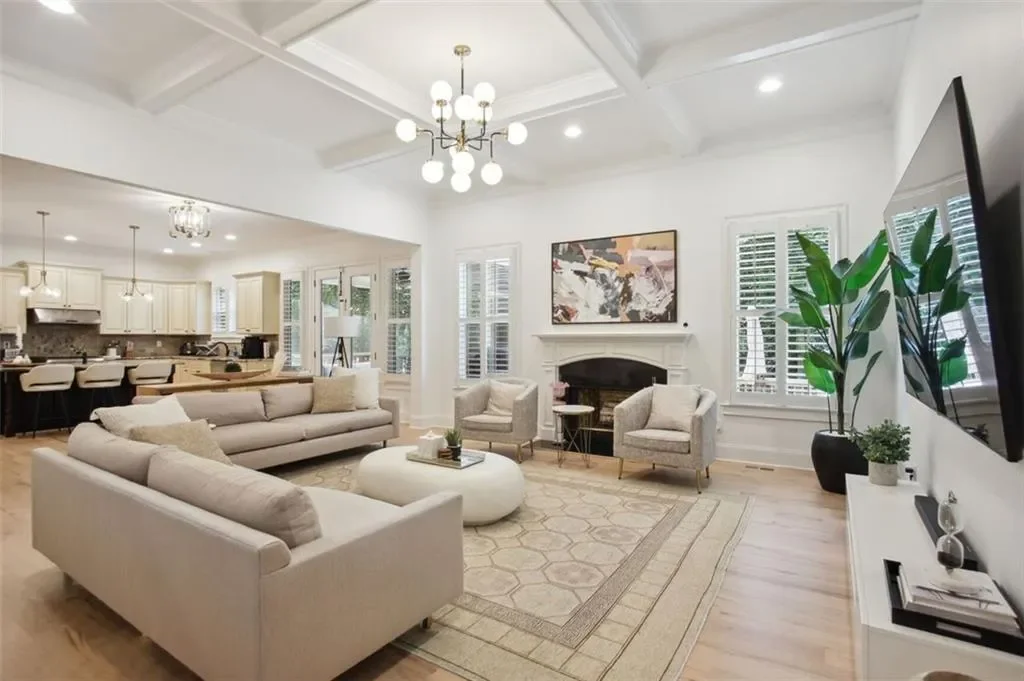 525 FOREST HILLS Drive, Atlanta, Georgia, United States. - Photo 4
