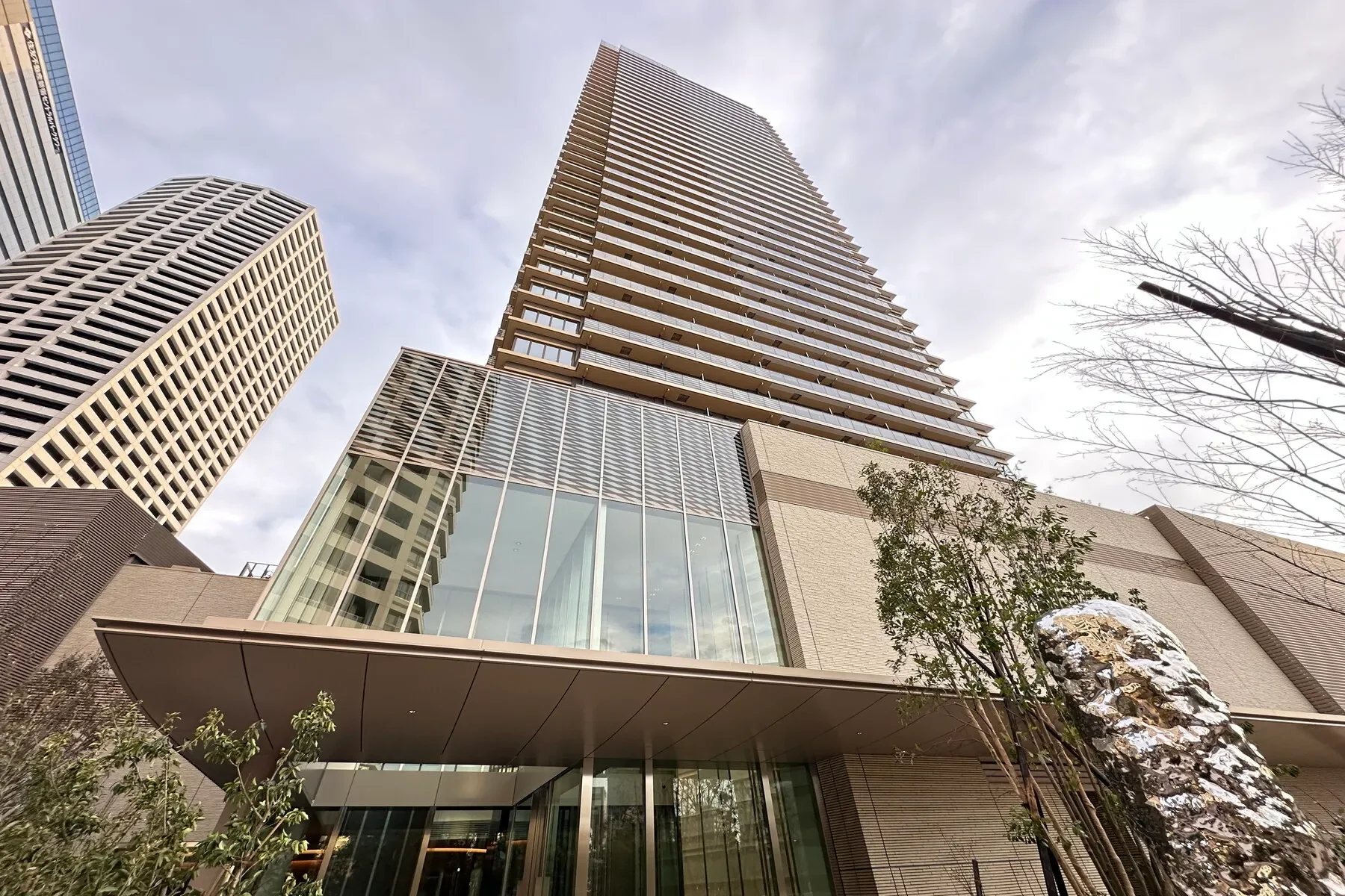 Exterior photo 6
