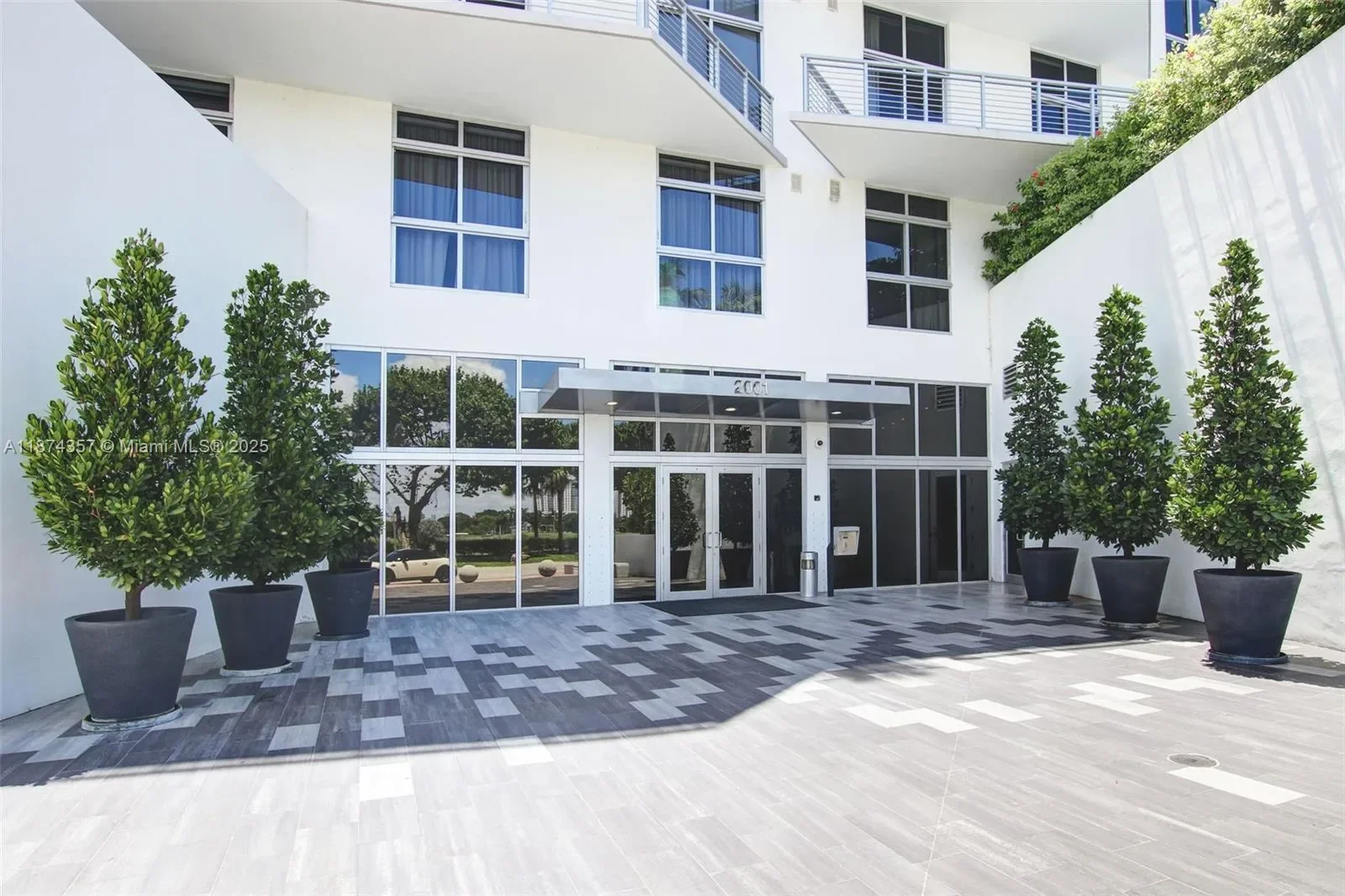 2001 Meridian Av 509, Miami Beach, Florida, United States. - Photo 33