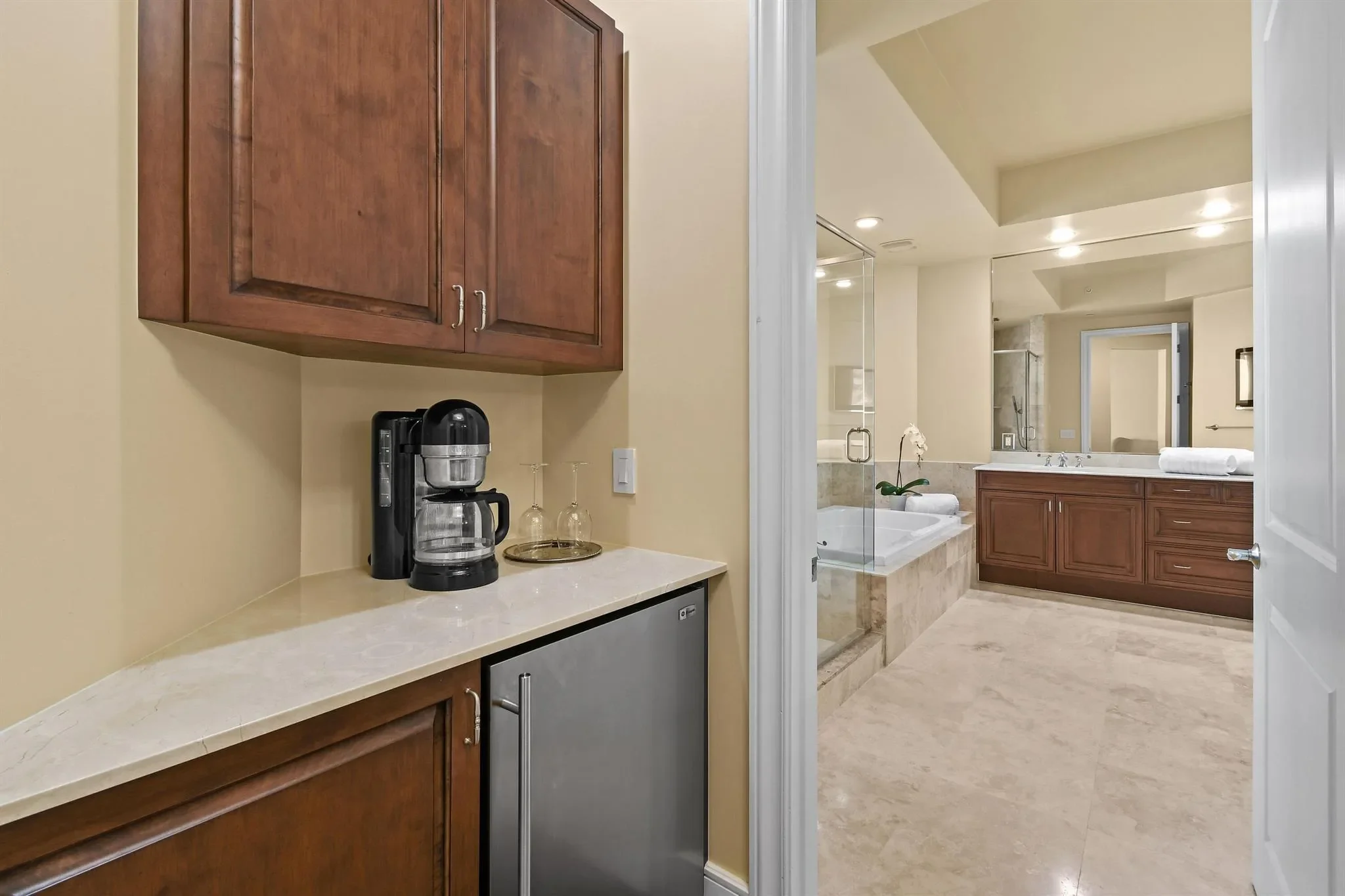 4600 N Ocean Drive 406, Riviera Beach, Florida, United States. - Photo 38