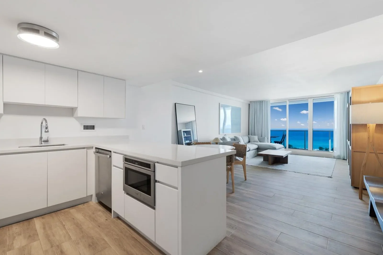 2301 Collins Ave 838, Miami Beach, Florida, United States. - Photo 1