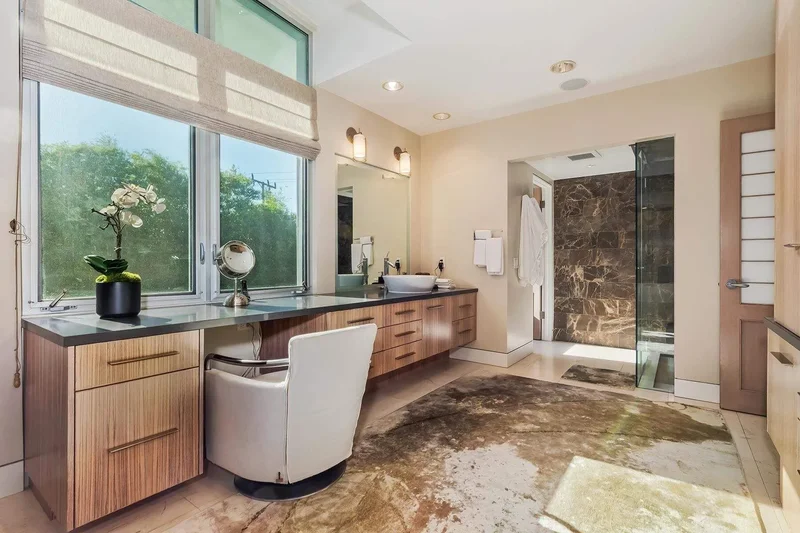 831 Georgina Avenue , Santa Monica, CA 90402, Santa Monica, California, United States. - Photo 48