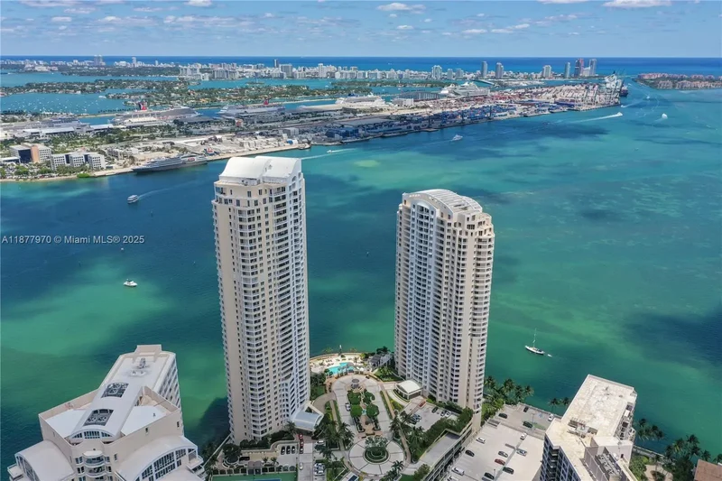 848 Brickell Key Dr 2502, Miami, Florida, United States. - Photo 2