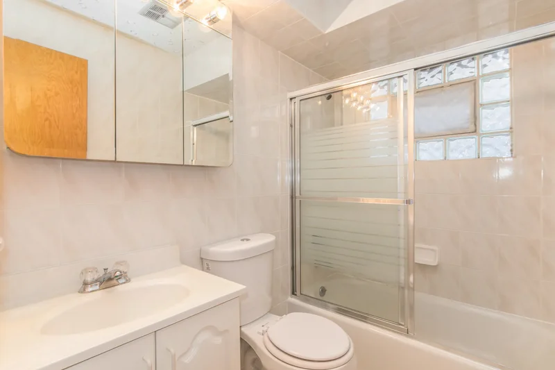 5818 N Octavia Avenue , Chicago, IL 60631, Chicago, Illinois, United States. - Photo 9