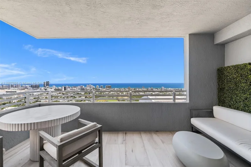 1330 West Ave 3407, Miami Beach, Florida, United States. - Photo 2
