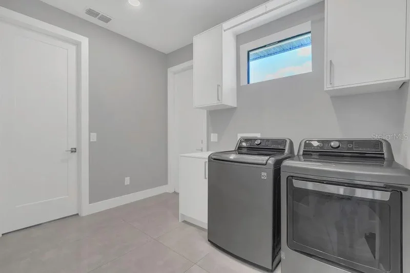 4 Bedrooms Single Family Detached