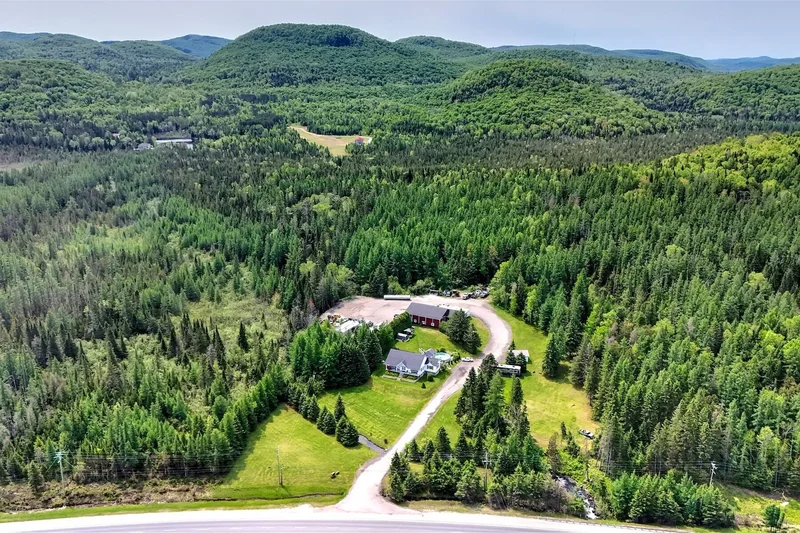 750 Ch. de la Sauvagine, Mont-Blanc, QC J0T2G0, Saint-Faustin-Lac-Carré, Quebec, Canada. - Photo 17