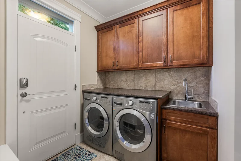 452 Tempe Crescent, North Vancouver, British Columbia, Canada. - Photo 6