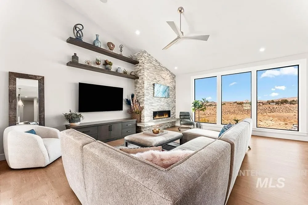 Gallery photo 4