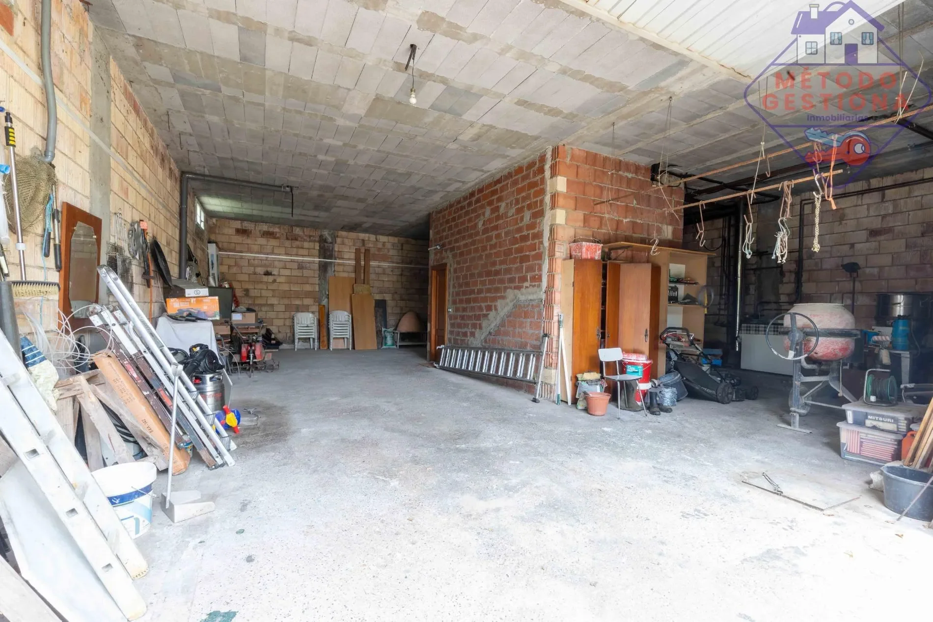 Exterior photo 12
