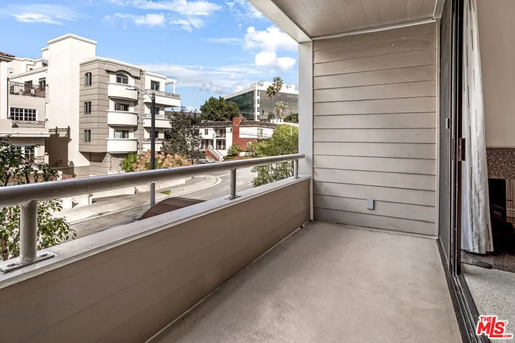 11808 Dorothy Street 206, Los Angeles, California, United States. - Photo 17