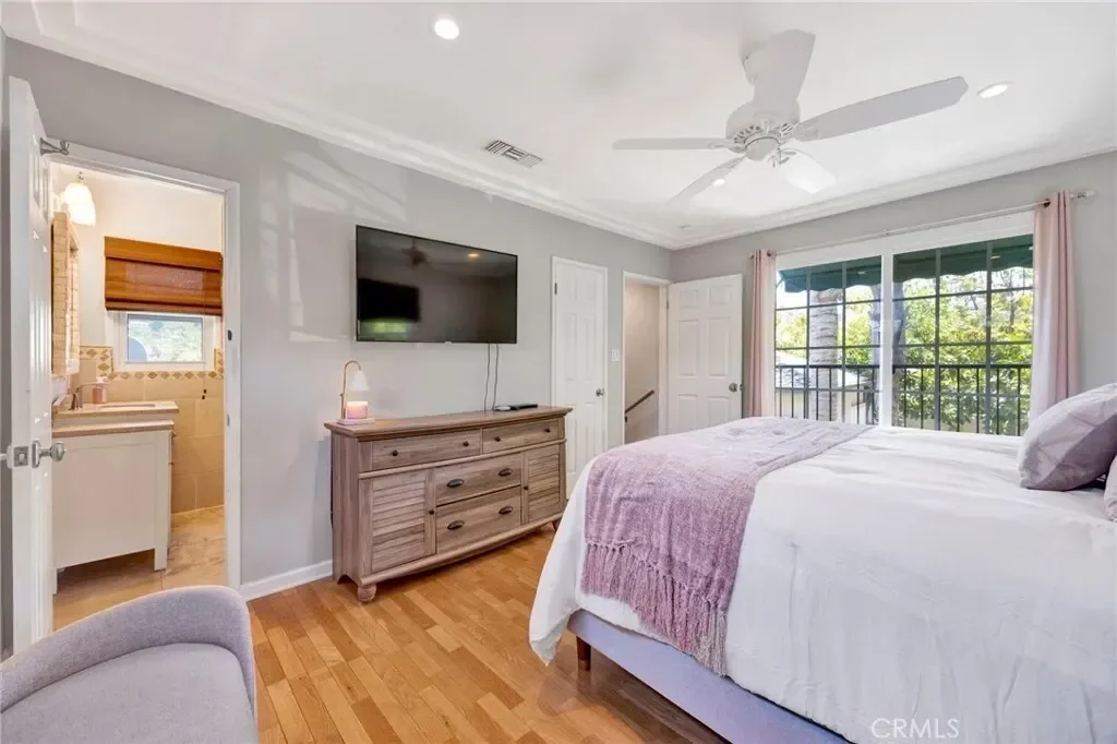 3374 Floyd, Los Angeles, California, United States. - Photo 17