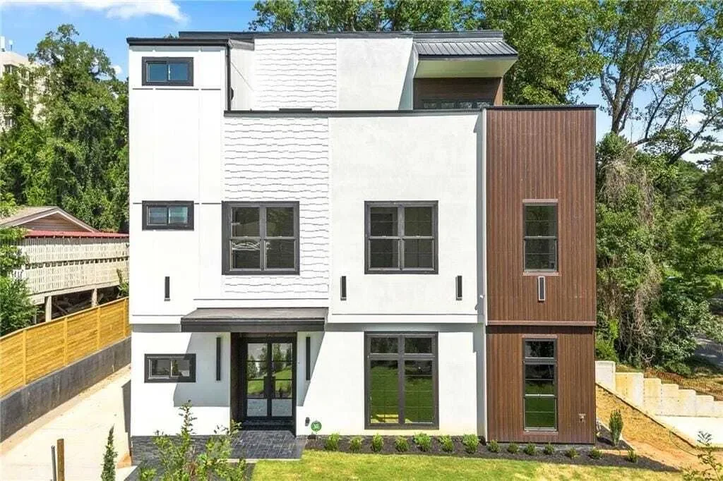 Exterior photo 3