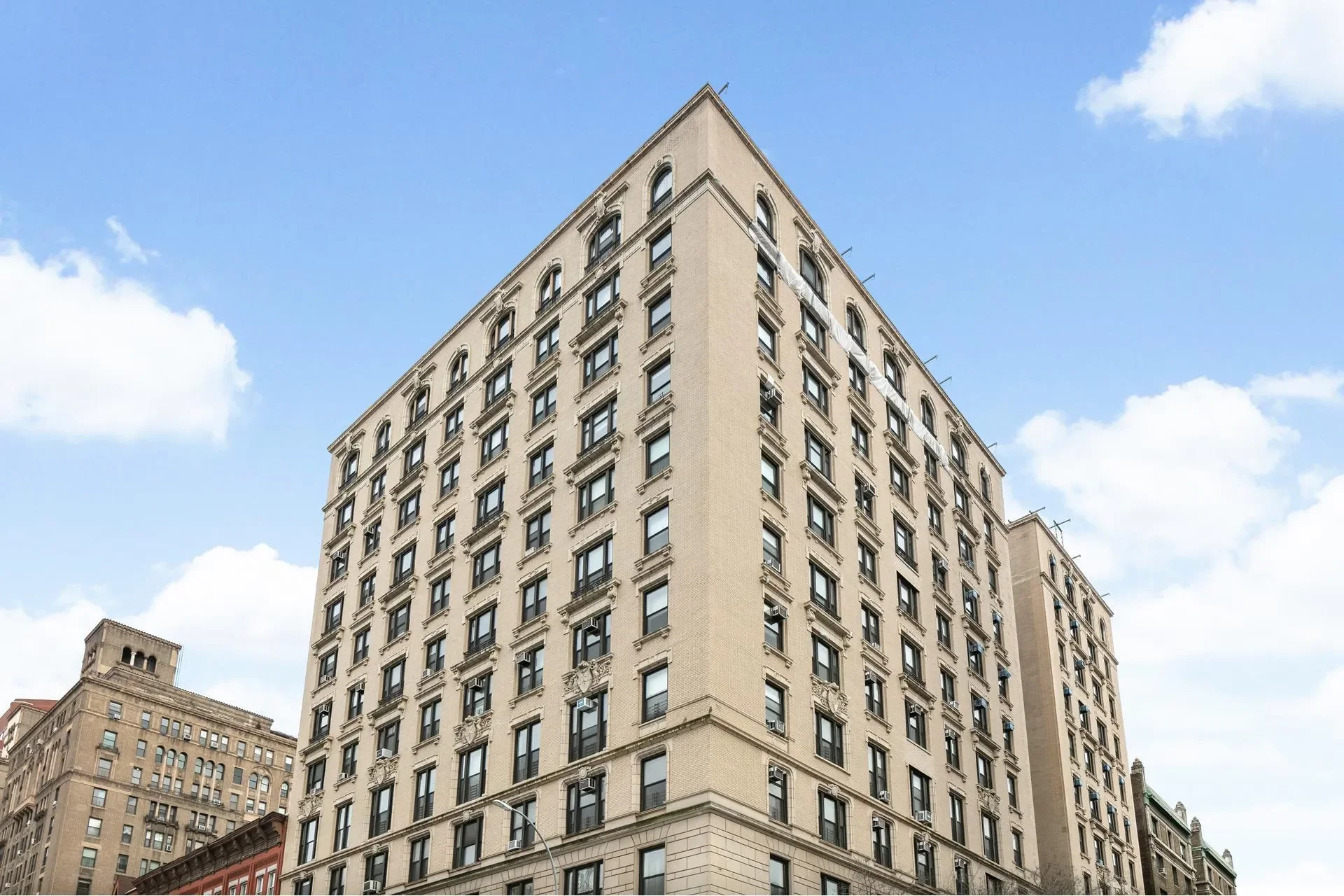 Avonova, 219 W 81ST ST, New York, New York, United States. - Photo 17