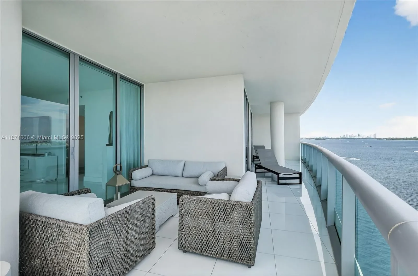 7935 East Dr 1104, Miami Beach, Florida, United States. - Photo 11