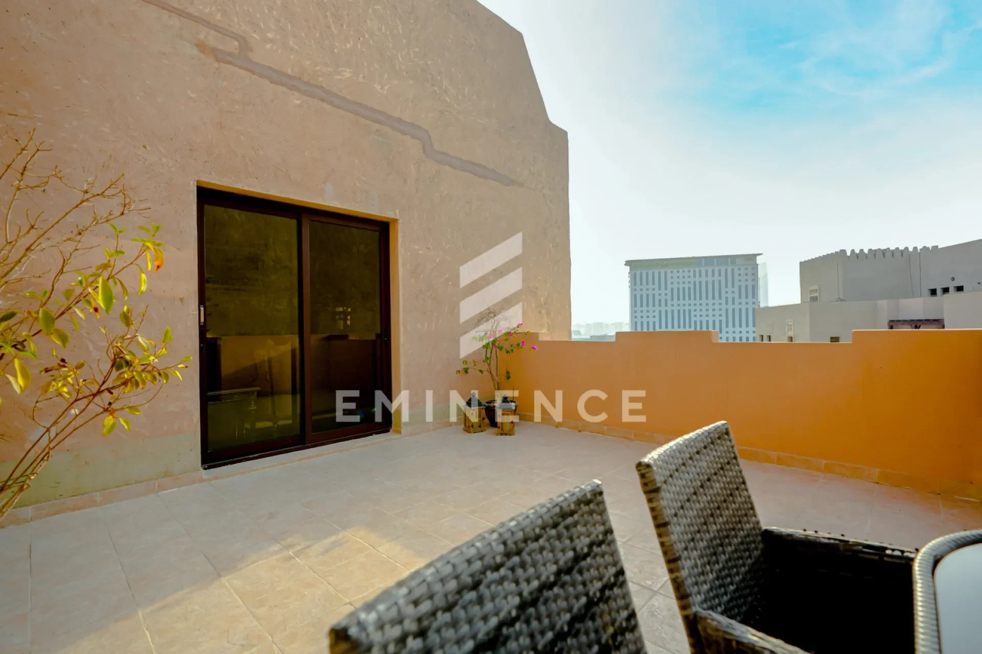 Exterior photo 5