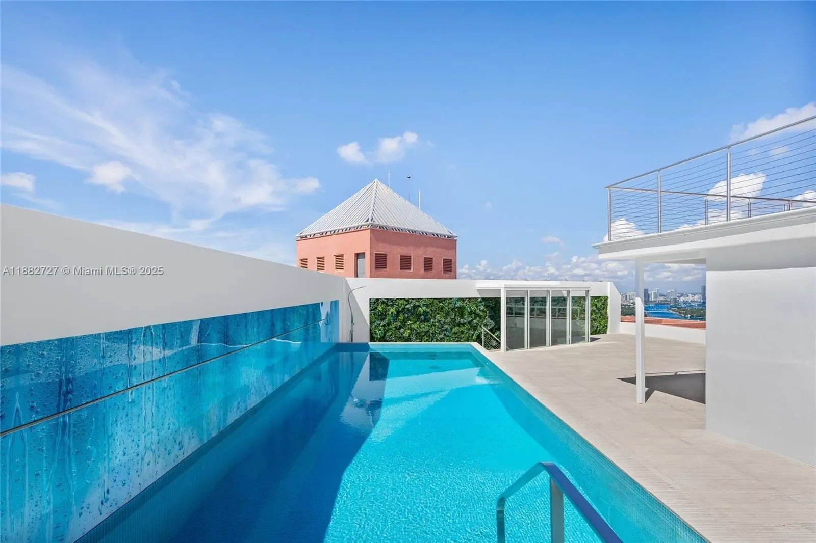 300 S Pointe Dr PH-5, Miami Beach, Florida, United States. - Photo 24