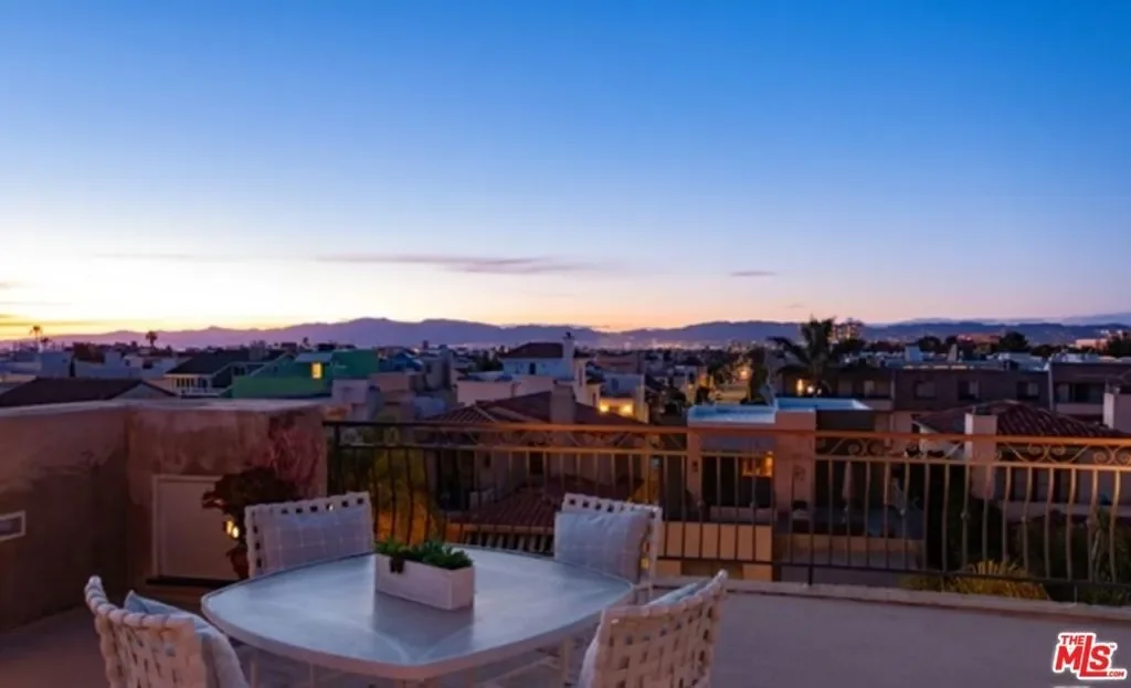 142 Union Jack Mall, Marina del Rey, California, United States. - Photo 9