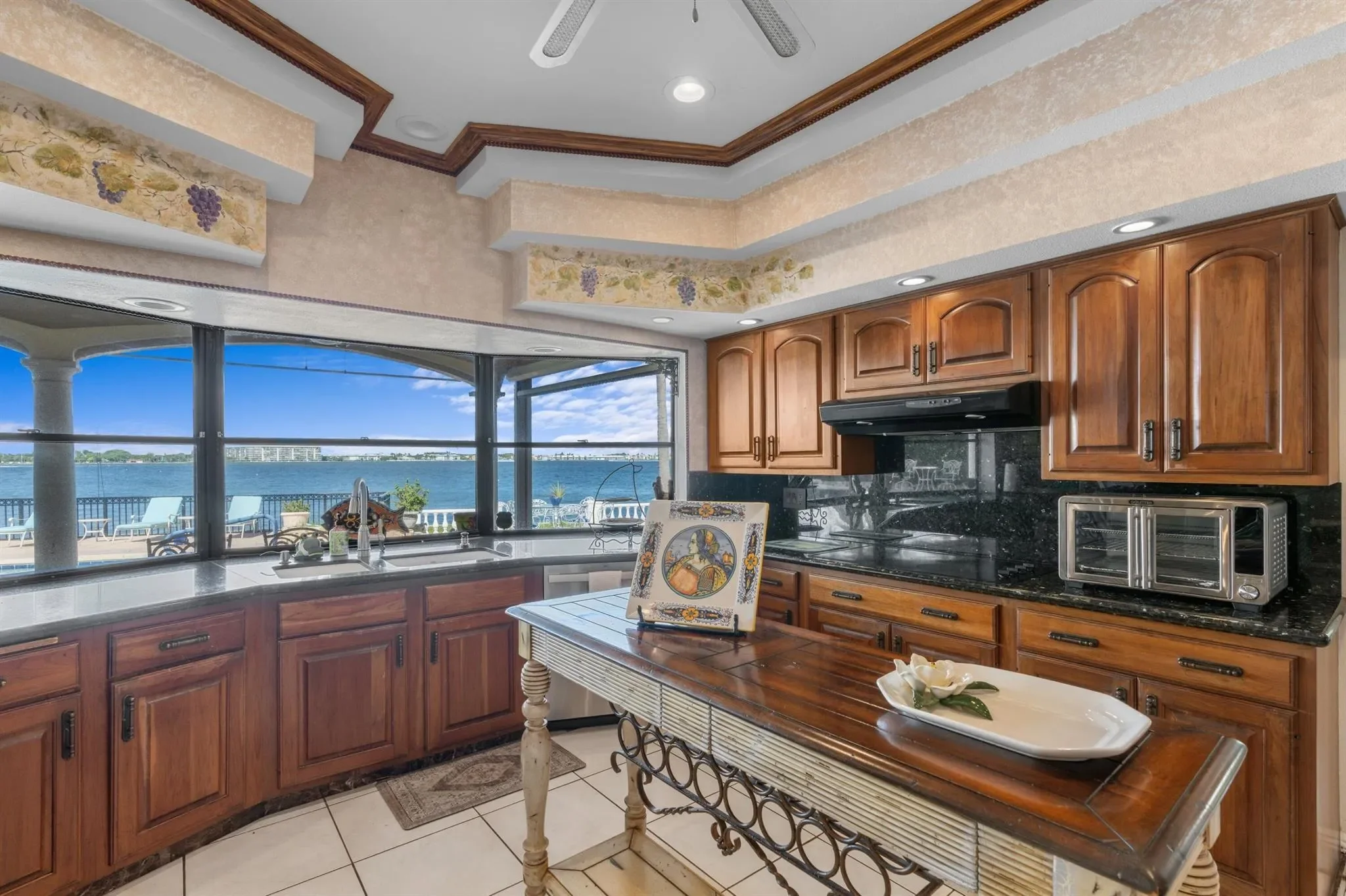 1010 Pine Point Road, Riviera Beach, Florida, United States. - Photo 29