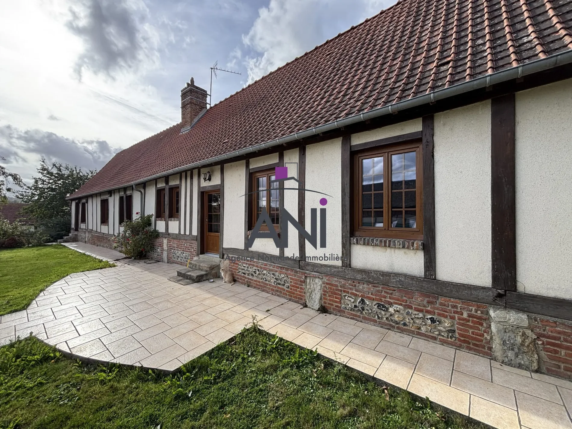 Exterior photo 3