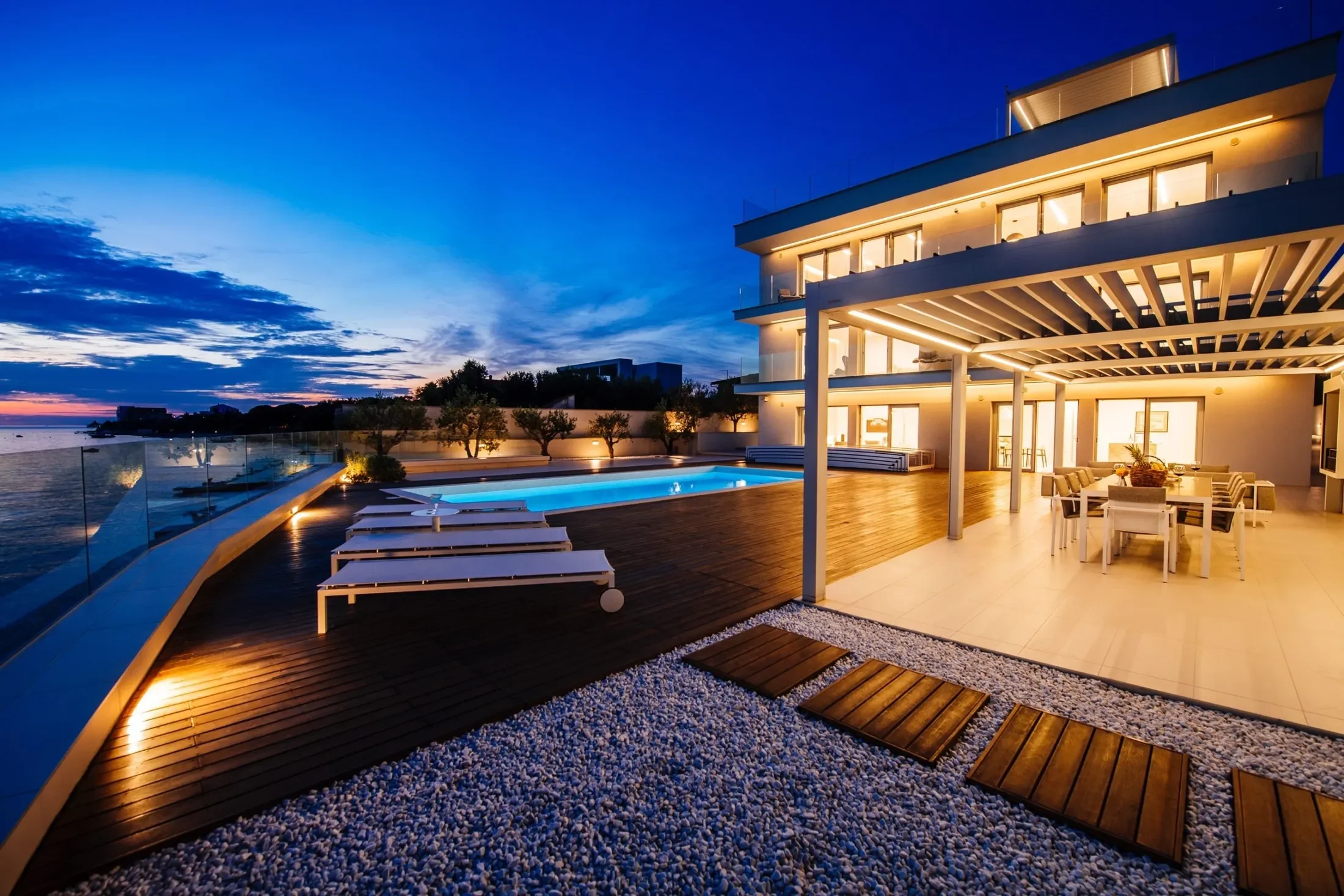 Exterior photo 9