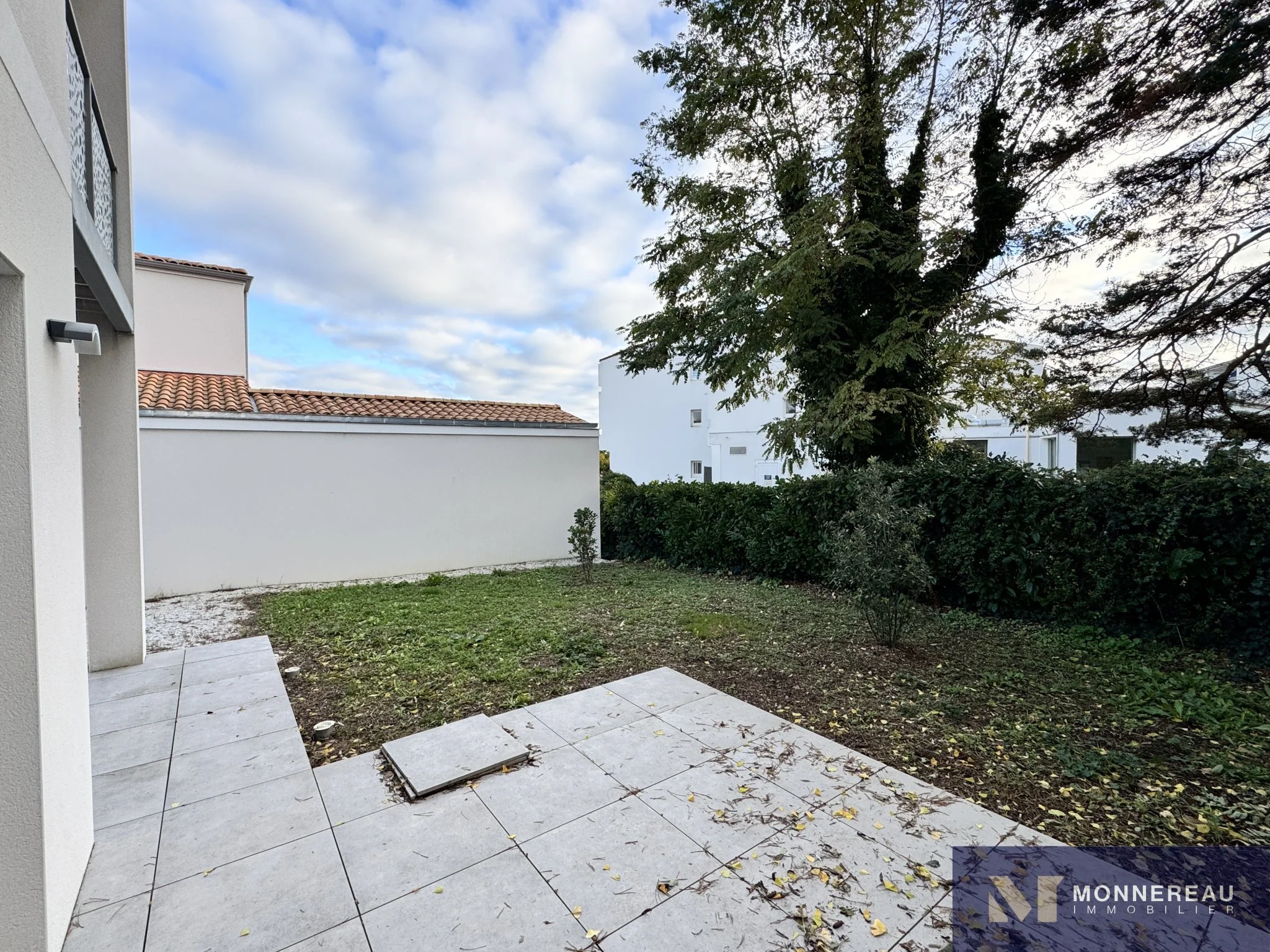 Exterior photo 7