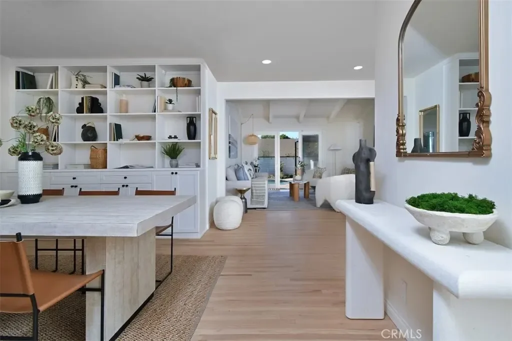 12614 Morrison, Los Angeles, California, United States. - Photo 2