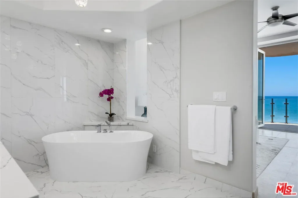 43250 Pacific Coast Highway, Malibu, California, United States. - Photo 4