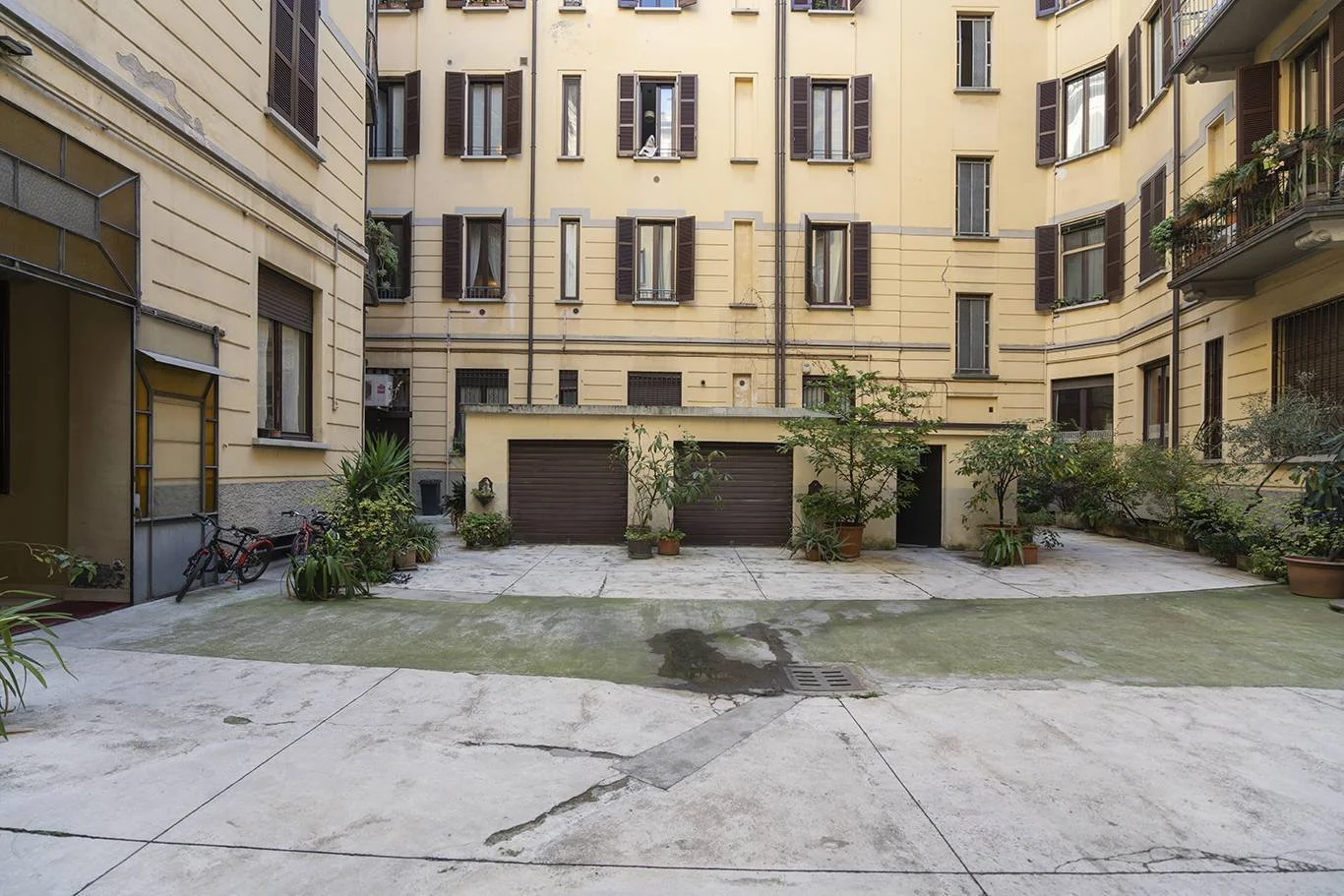 Exterior photo 8