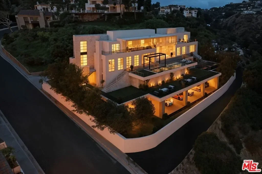 1842 N Crescent Heights Boulevard, Los Angeles, California, United States. - Photo 3
