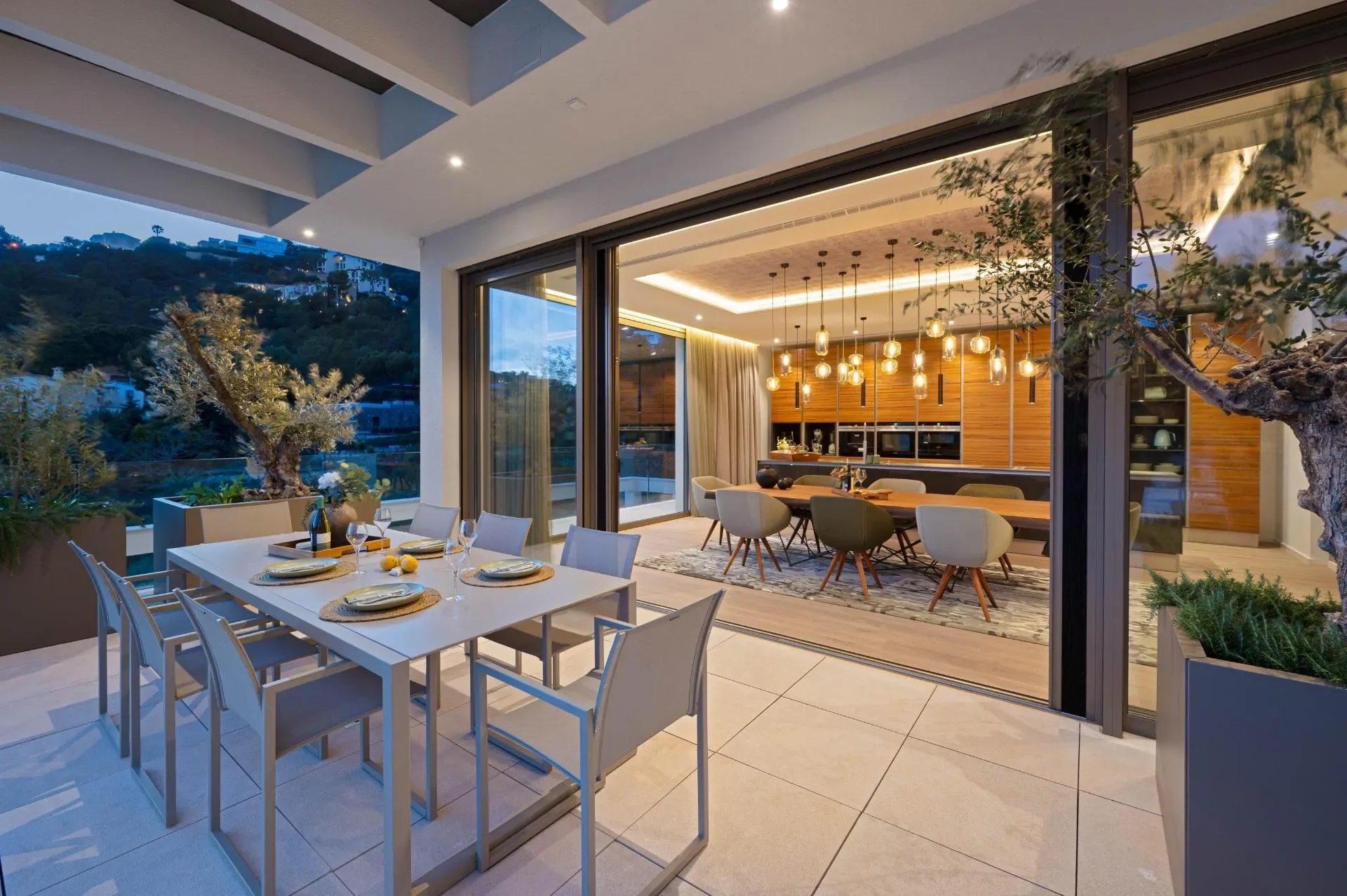 Exterior photo 6