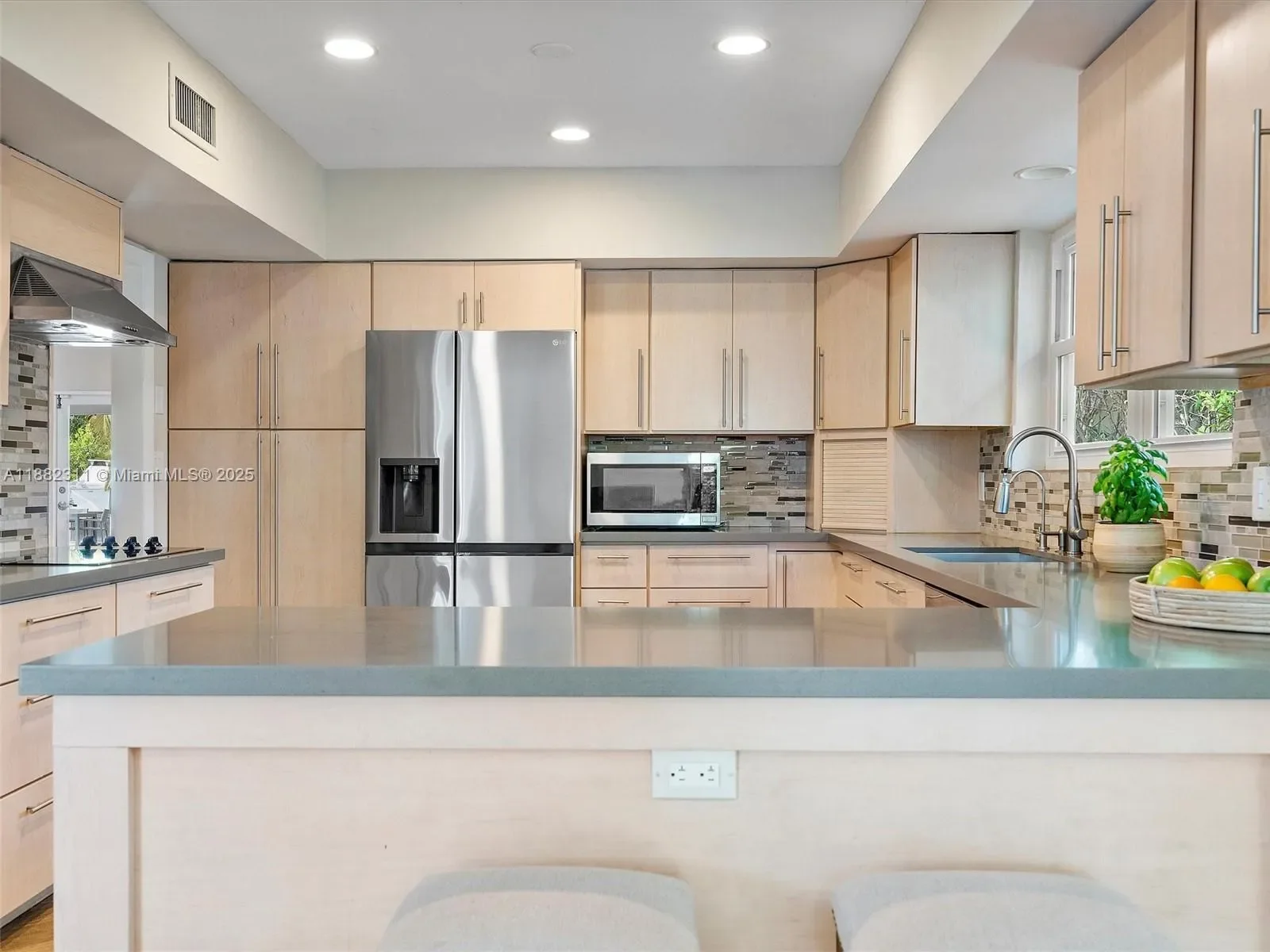 11407 N Bayshore Dr, North Miami, FL 33181, North Miami Beach, Florida, United States. - Photo 32