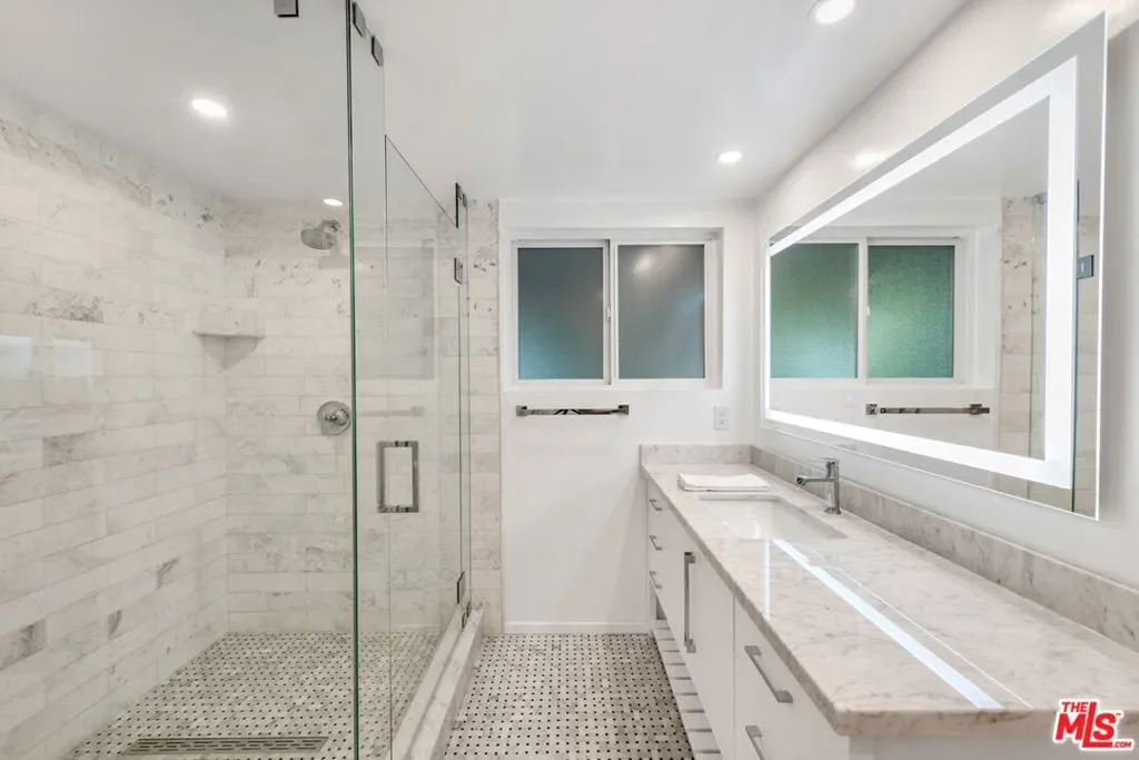 633 Santa Clara Avenue, Los Angeles, California, United States. - Photo 28