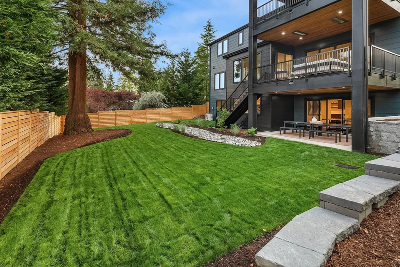 1822 100th Ave NE , Bellevue, WA 98004, Bellevue, Washington, United States. - Photo 24