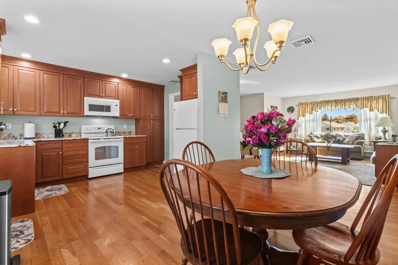 16 Katy Lane, Norwalk, Connecticut, United States. - Photo 11