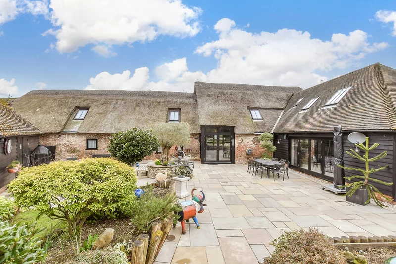 4 bedroom Detached House for sale in Canterbury