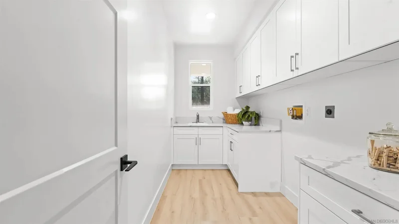 16925 Old Coach Rd, Poway, California, United States. - Photo 38