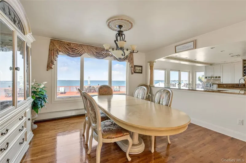 43 Oak Point Drive N, Bayville, New York, United States. - Photo 31